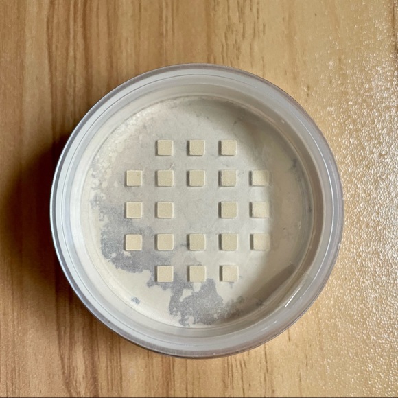 Kab Cosmetics Loose Setting Powder Translucent - Picture 3 of 5